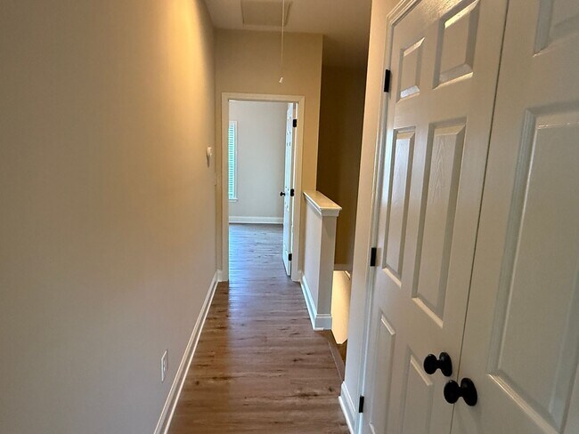 Building Photo - 371 Beacon St NW