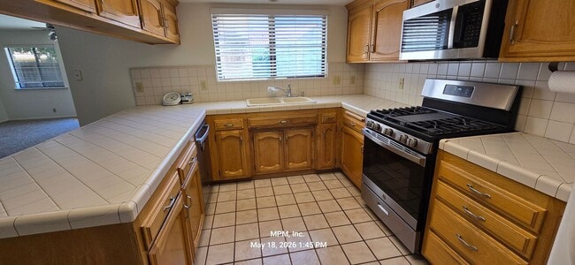 Building Photo - 3 bedroon 2 bath home