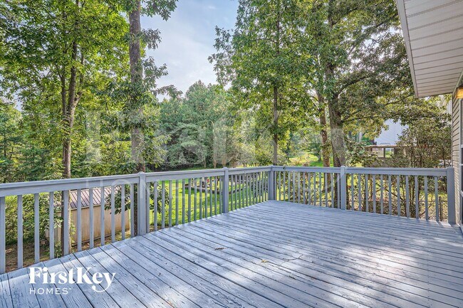 Building Photo - 6215 Little Ridge Rd