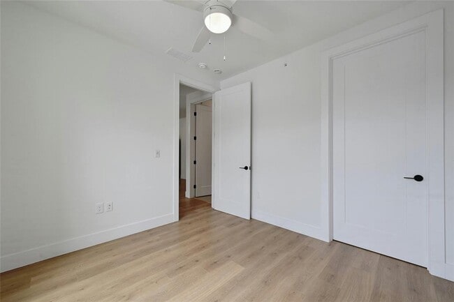 Building Photo - 1701 Simond Ave Ave