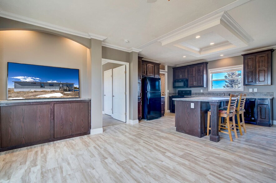 Building Photo - 13380 Log Rd