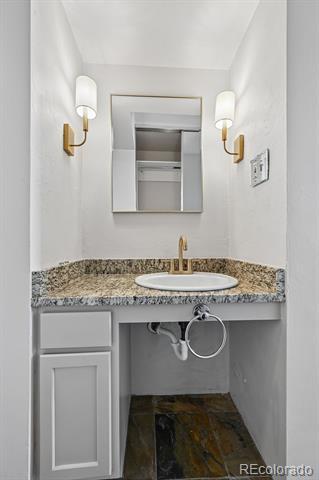 Building Photo - 1200 Vine St