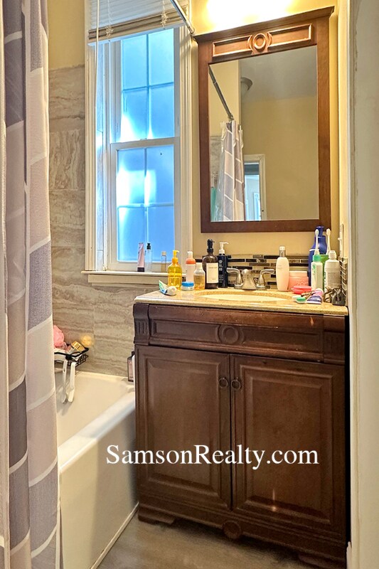 Building Photo - 66 John St