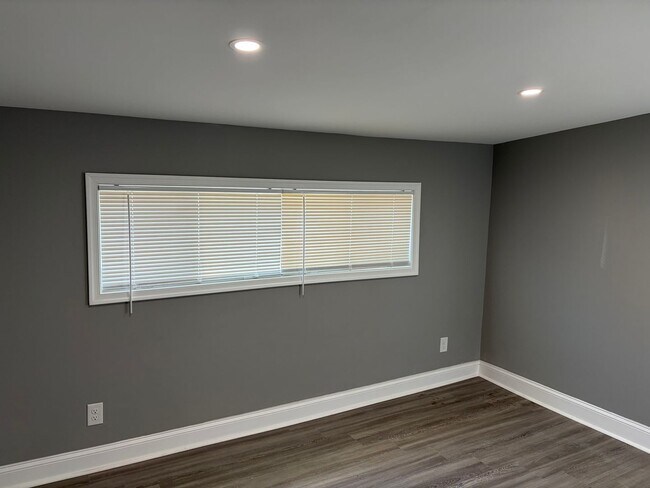 Building Photo - Fully Renovated 3BR/2BA Corner Twin Home-Move in Ready