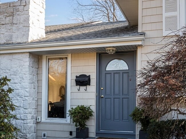 Building Photo - 15 Windemere Rd