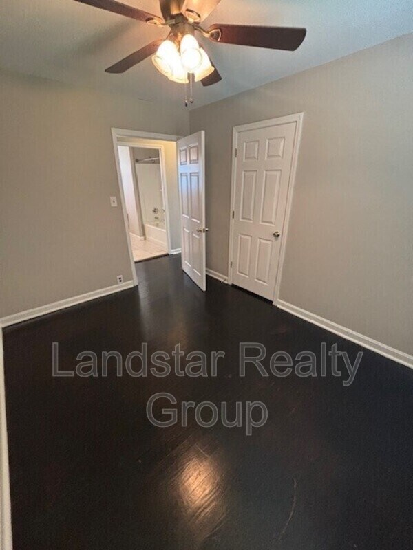 Building Photo - 5406 Catalina Ave