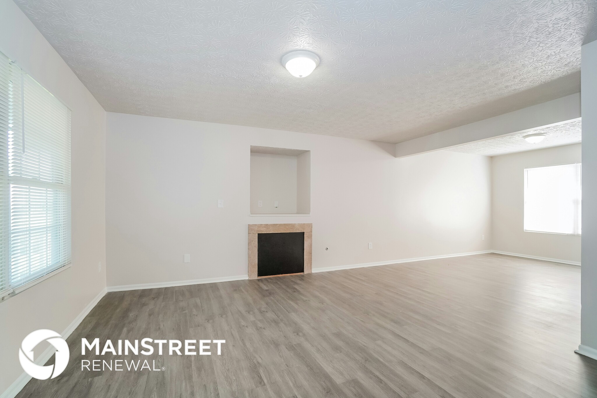 Building Photo - 1852 Meadowlawn Dr