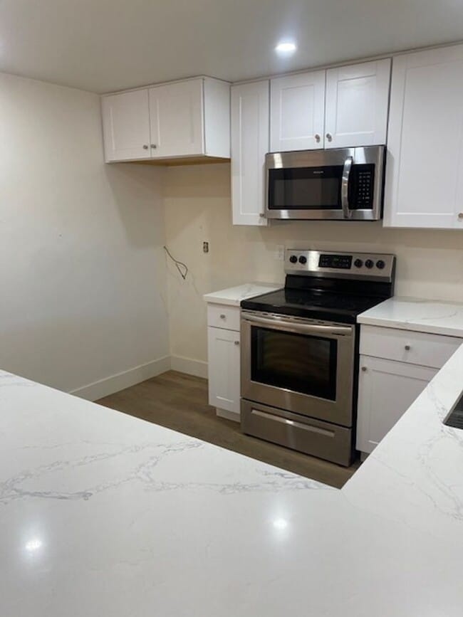 Building Photo - 2BR/2BA Duplex for rent!!!