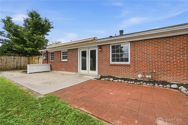 Building Photo - 27 Laurelgrove Dr