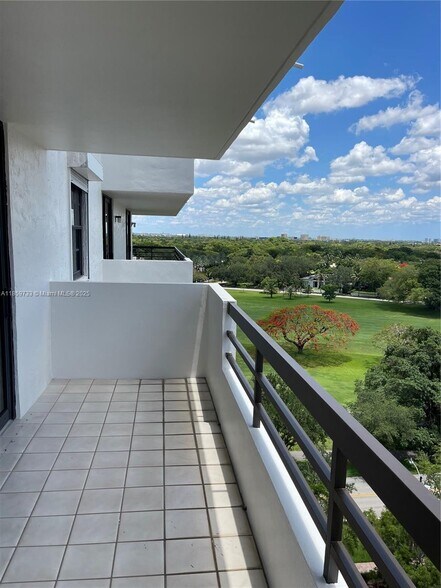 Building Photo - 720 Coral Way
