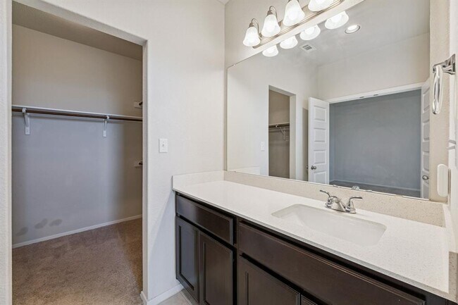 Building Photo - 316 Insider Loop