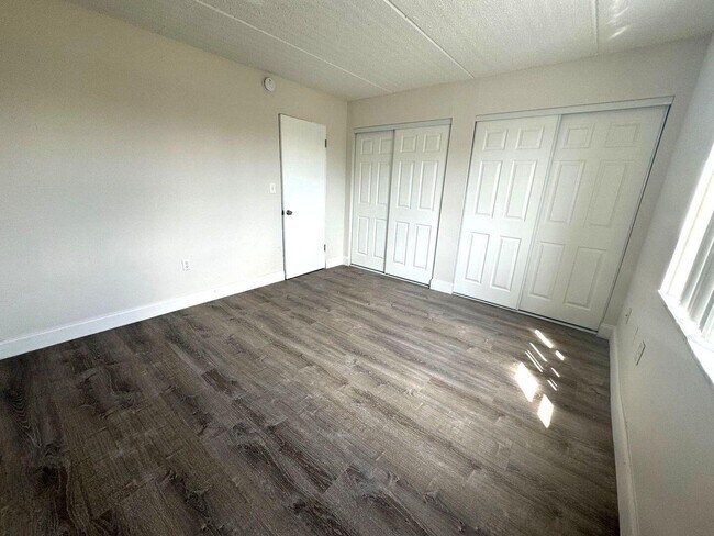 Building Photo - 2716 Vandiver Dr