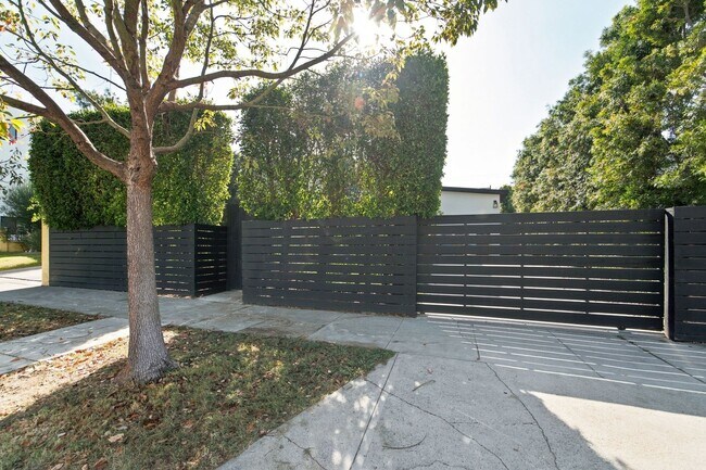 Building Photo - Modern Gated Retreat on a Private Lot.