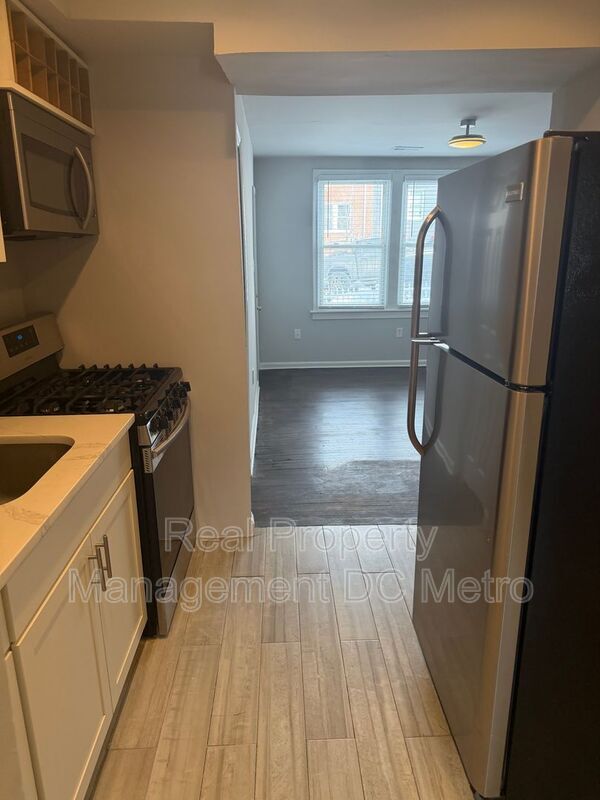 Building Photo - 1243 Penn St NE