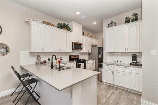 Building Photo - 6246 Rilla St