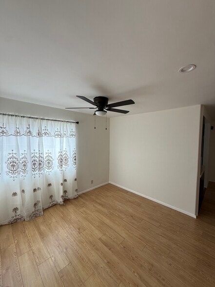 Living Room 1 - 1350 Torrance Blvd