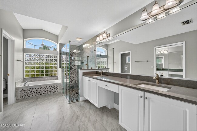 Building Photo - 1201 Hampstead Ln