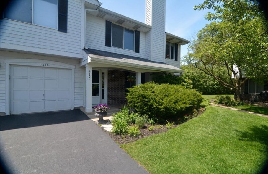 Primary Photo - 1330 Barclay Ln