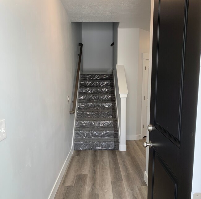 Building Photo - Rodrigues - Hendry Ln