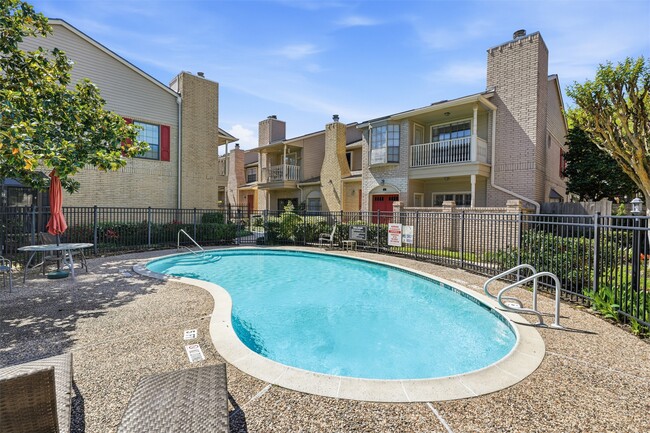 Building Photo - 7350 Kirby Dr