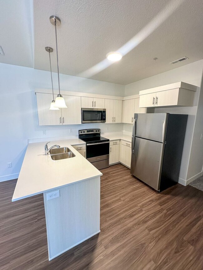 Building Photo - Modern Living in Lehi | New Build | Silico...