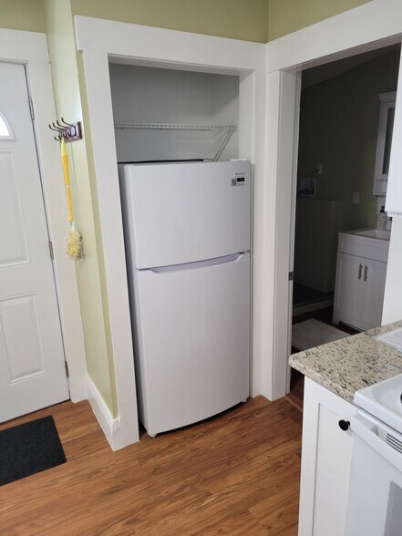 Building Photo - 28 Graham St