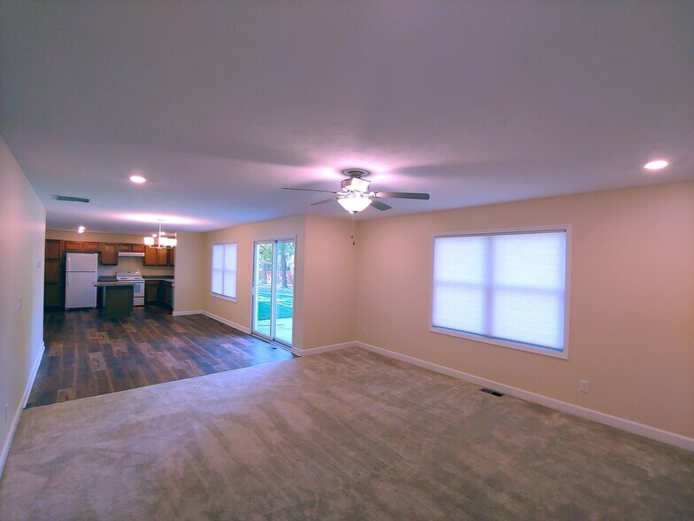 Great Room looking into dining room - 7762 Knue Rd