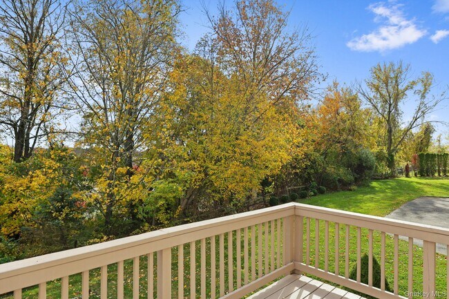 Building Photo - 45 High Point Cir