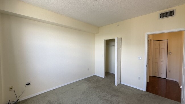Building Photo - 1801 N Flagler Dr