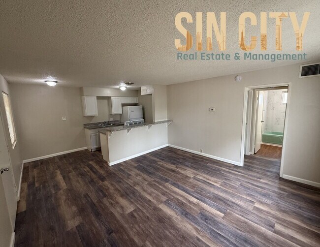 Building Photo - Discover Urban Comfort: Spacious 1-Bedroom Oasis at Lyn Capri