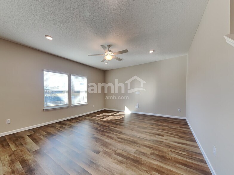 Building Photo - 173 Edge Park Trl