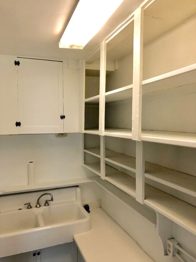 Building Photo - 1259 Spaight St