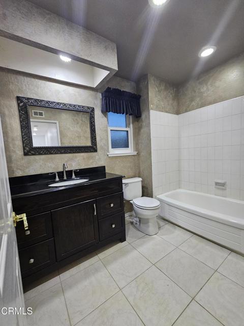 Building Photo - 1930 Adrian St