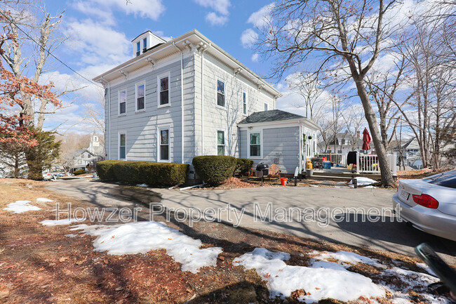 Building Photo - 143 Main St