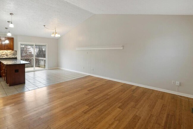 Building Photo - 359 Montgomery Cir