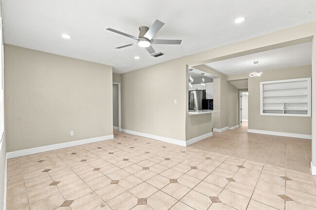 Building Photo - 1704 Paine Ave