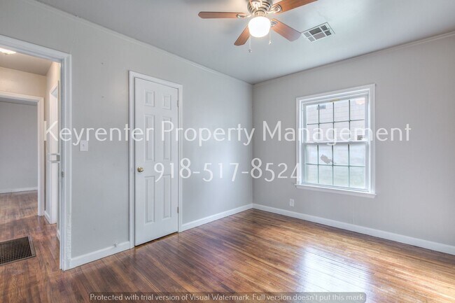 Building Photo - 2 Bed | 1 Bath in Tulsa!