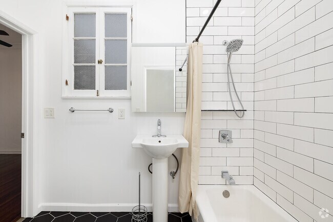 2BR, 1.5BA - 675SF - Bathroom - 8214 Norton Ave