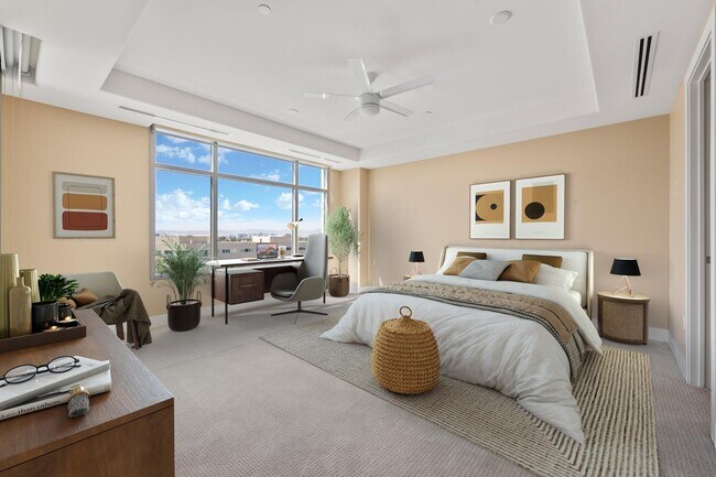 Building Photo - 2211 E Camelback Rd