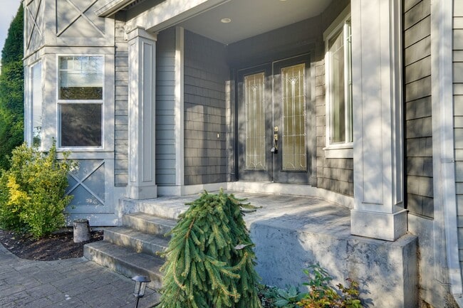 Building Photo - Kent Easthill 2 Story