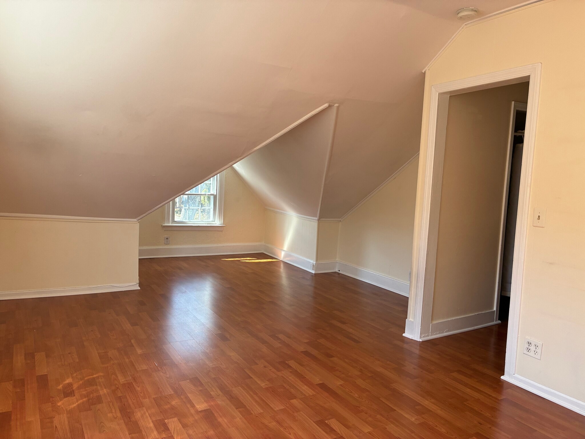 Building Photo - 119 Lake Shore Dr