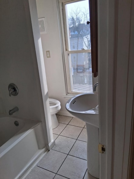 Building Photo - 1529 18th St