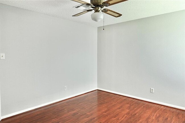 Building Photo - 3114 Hollow Creek Ct