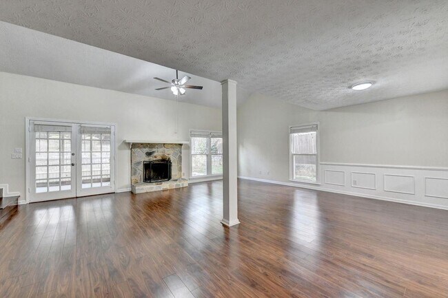 Building Photo - 200 Pine Bridge Trail