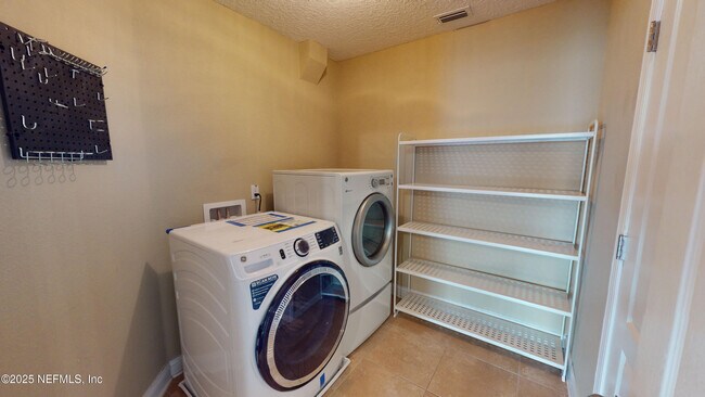 Building Photo - 2588 Cody Dr