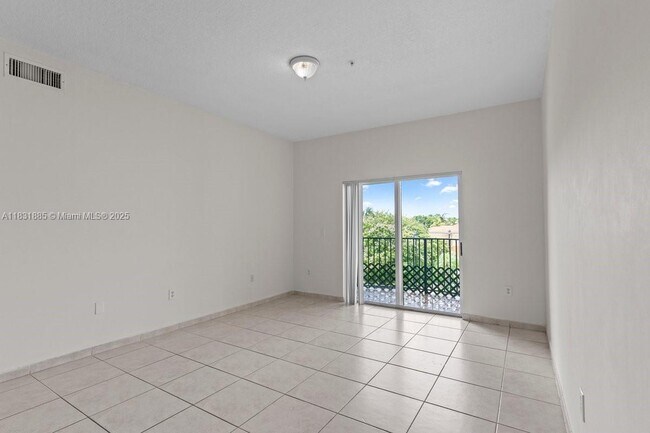 Building Photo - 7330 NW 114th Ave