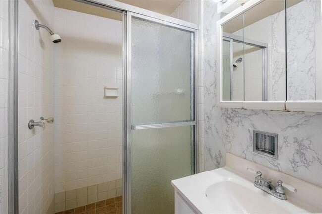 Building Photo - 757 Old Ivy Rd NE