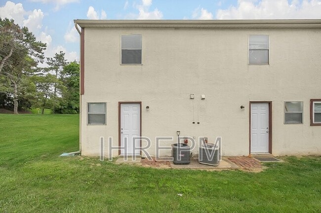 Building Photo - 2612 Christine Blvd