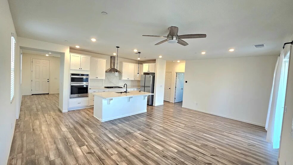 Building Photo - 4586 Butterfly Ridge Dr