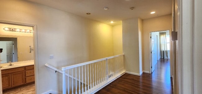 Building Photo - Welcome to American Canyon!! Beautiful Large 5 Bed 3 Full Bath for Lease